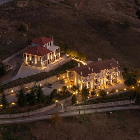 Anerada Hotel Калаврита Екстер'єр фото